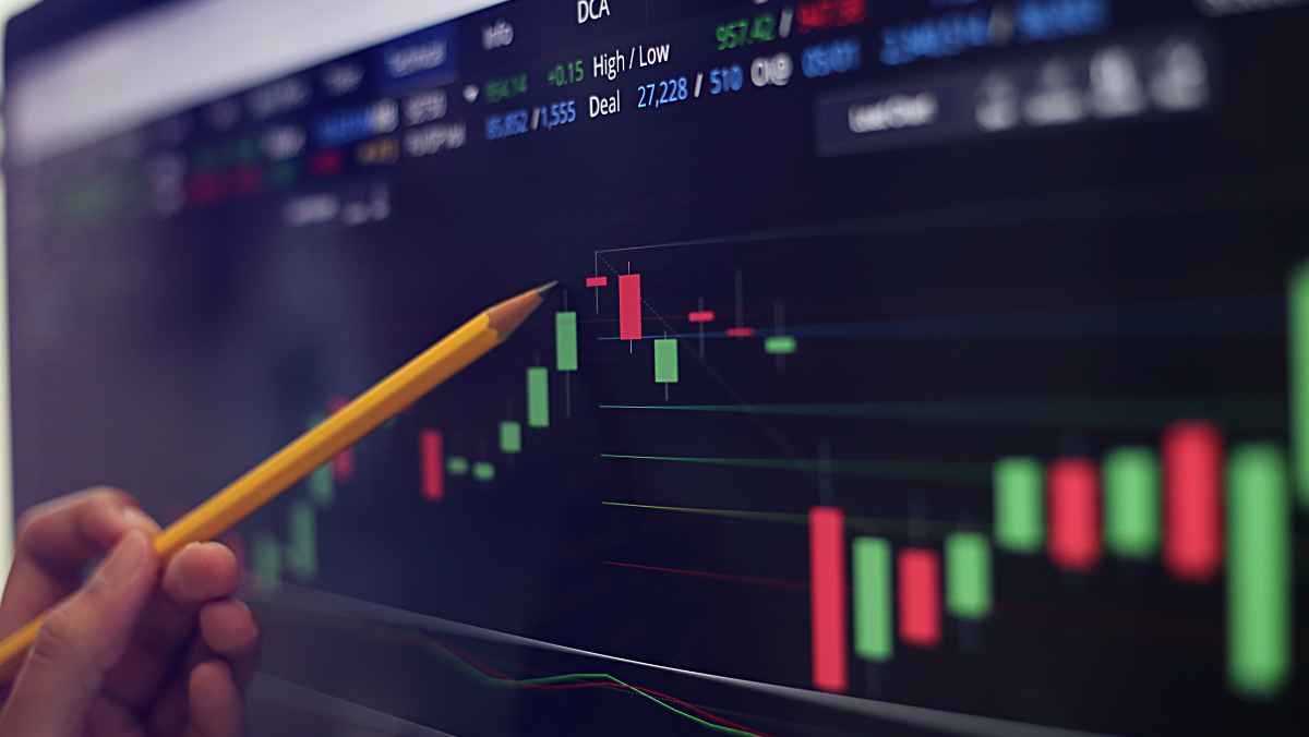 Closing price vs last traded price: A brief comparison