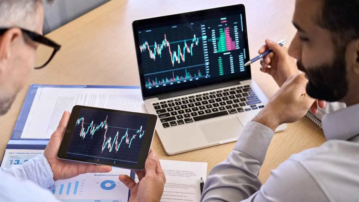 Candlestick charts: How to decipher 16 candlestick patterns