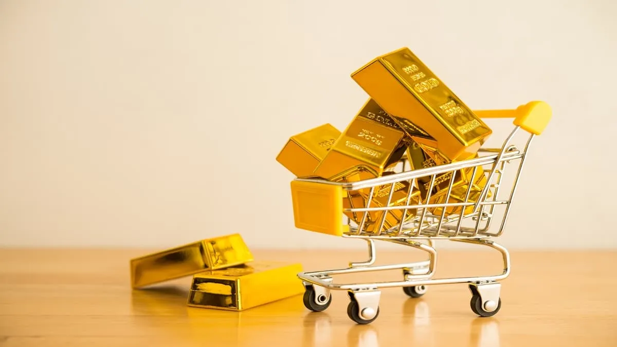 gold_in_trolley_width_1200_format_JPEG.jpg