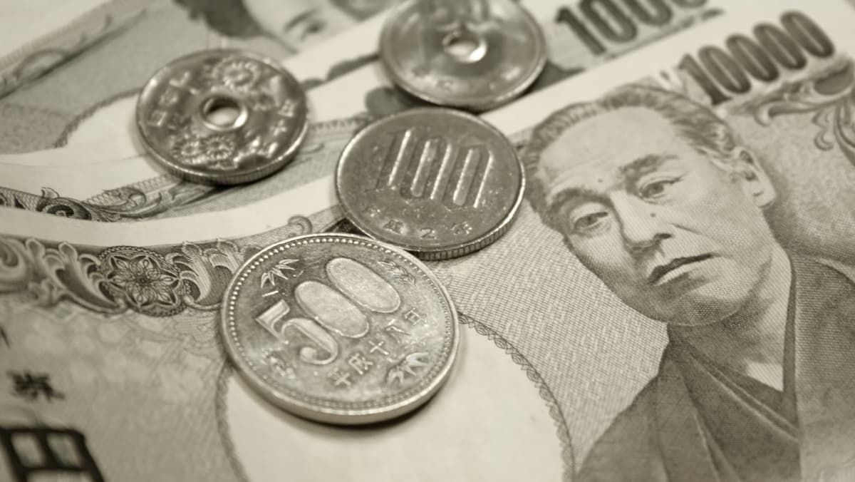 apanese yen largely flat as government “jawboning” supports JPY 