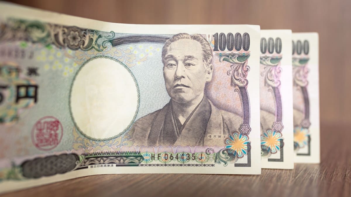 Japanese yen steadies vs. dollar after wild week of trading